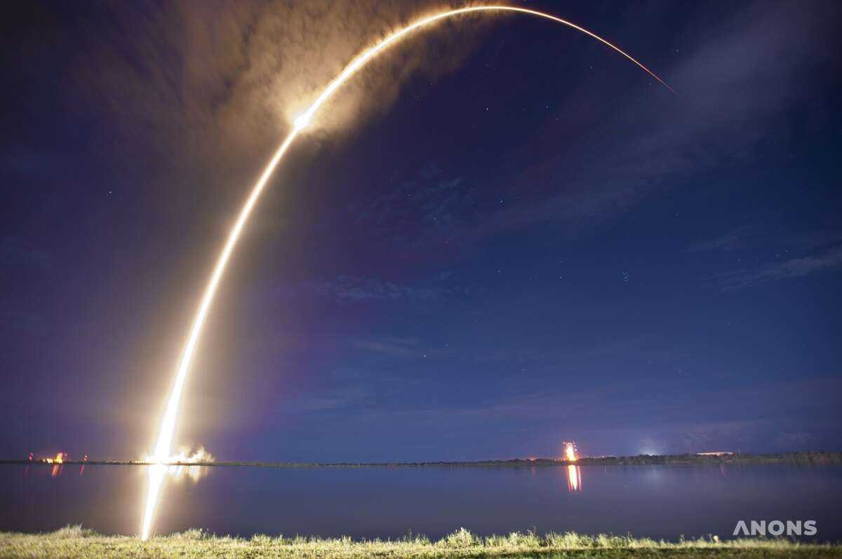 SpaceX вывела на орбиту первые спутники Starlink с прямым подключением смартфонов