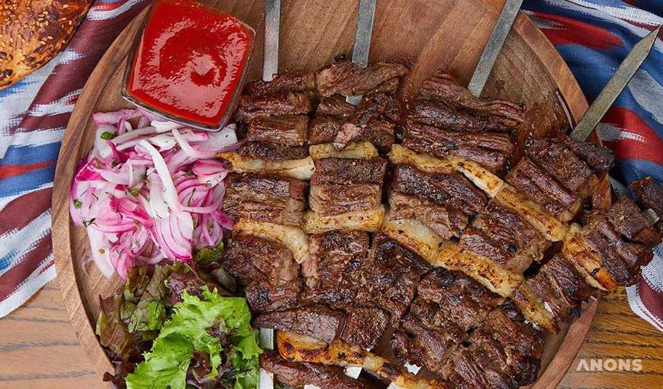 Любителям мяса посвящается: список заведений с доставкой шашлыка