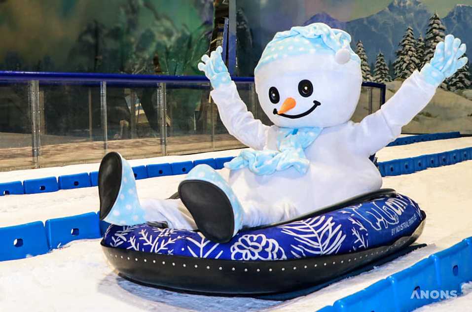 Снежный городок Ice City снова открыт и готов встречать посетителей