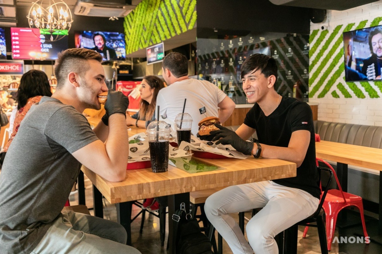 Фото: Black Star Burger открыл свои двери в Ташкенте (+ меню)