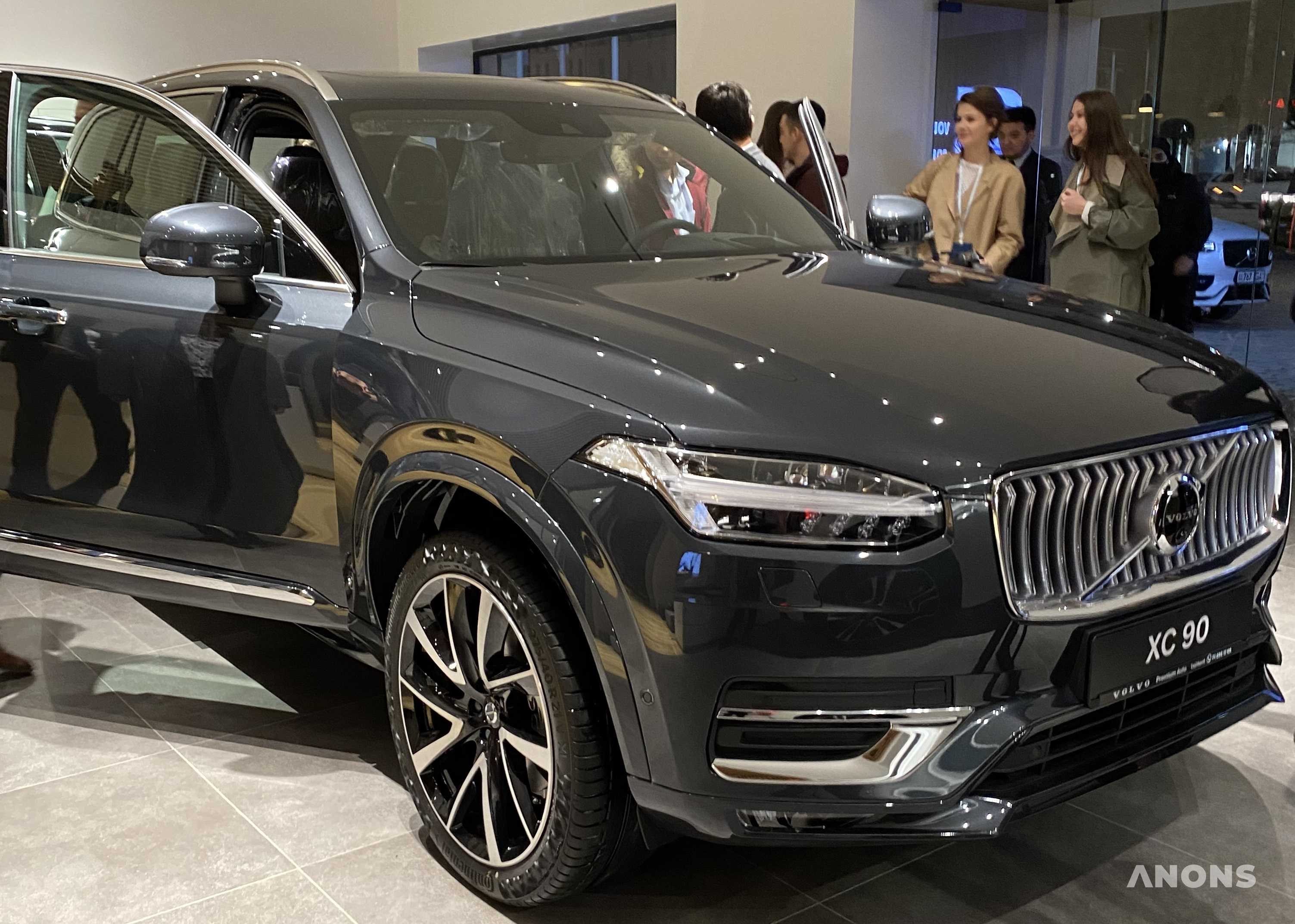 Открытие первого официального салона Volvo в Ташкенте - фото