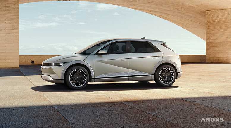 Hyundai представила электромобиль Ioniq 5 с солнечной батареей на крыше