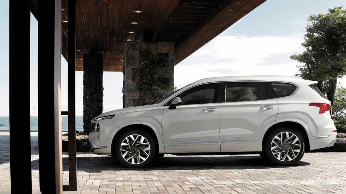 Обновленный Hyundai Santa Fe получил новую версию: цены