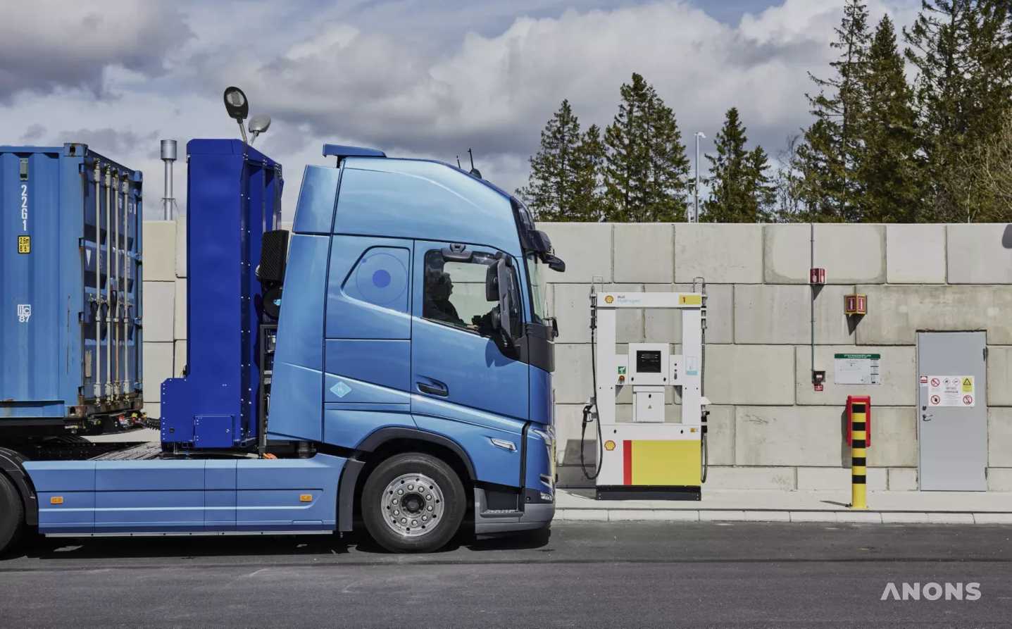 Volvo представила электрический грузовик на топливных элементах