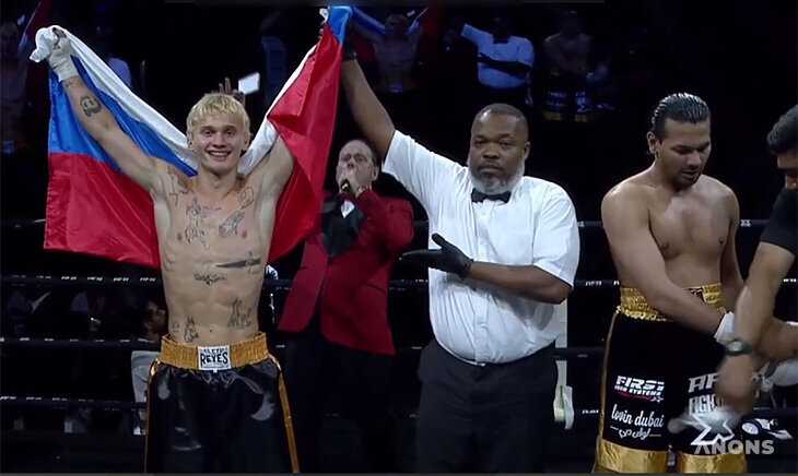 Российский блогер Даня Милохин выиграл свой первый боксерский бой