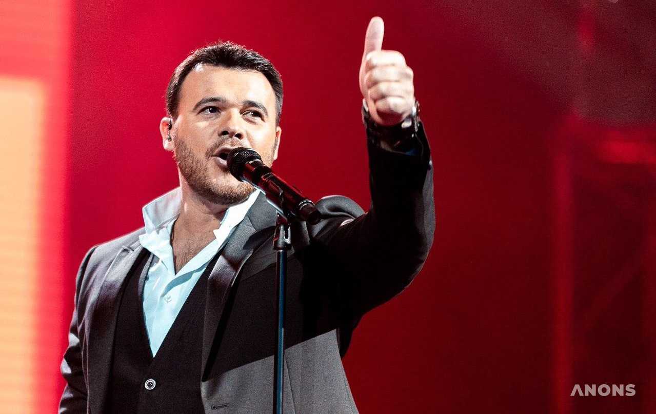 Лучший подарок на 8 марта: в Ташкенте выступил певец Emin - фото