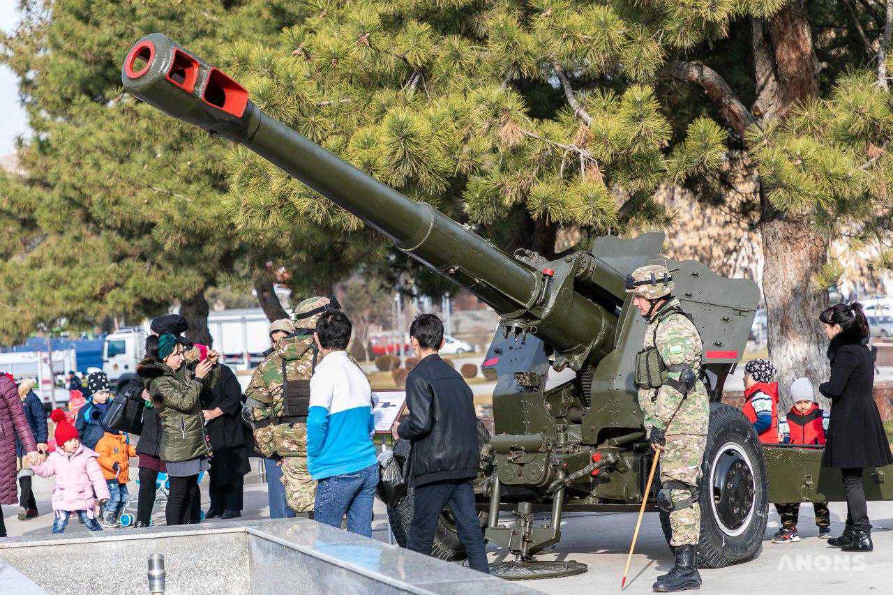 Военно-патриотический фестиваль в честь Дня защитников Родины - фото