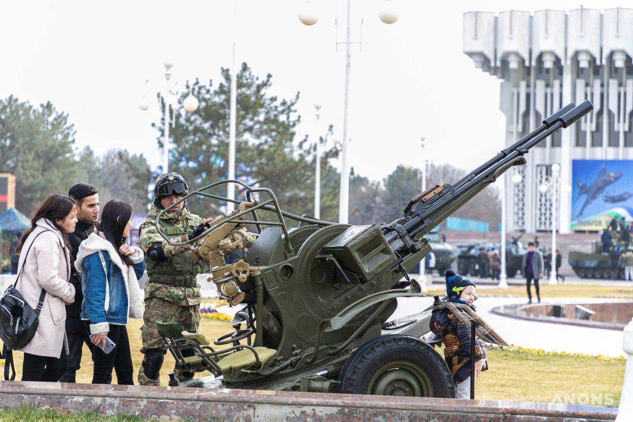 Военно-патриотический фестиваль в честь Дня защитников Родины - фото