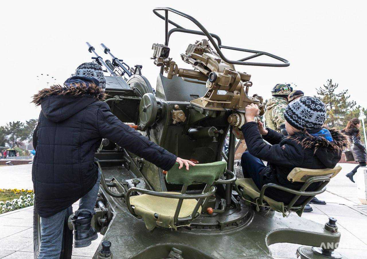 Военно-патриотический фестиваль в честь Дня защитников Родины - фото