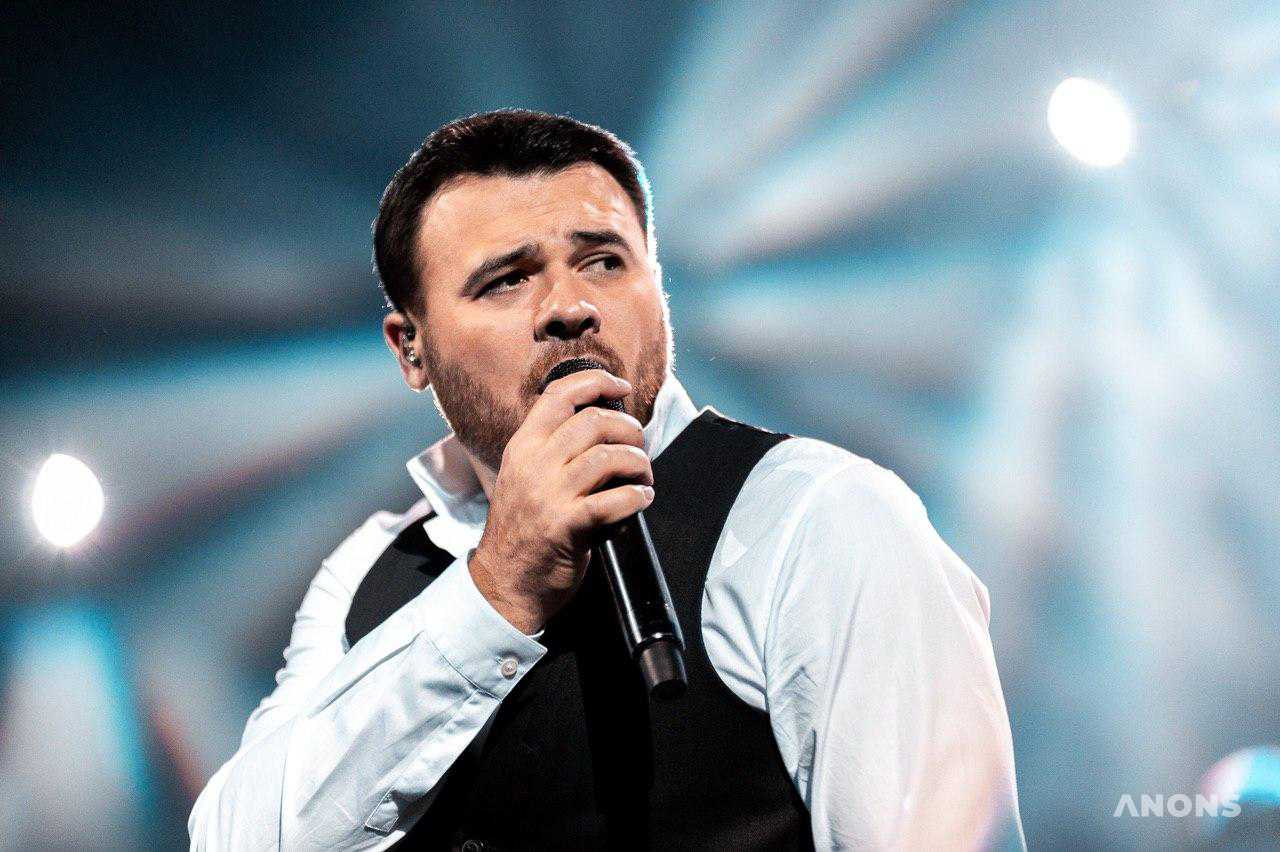 Лучший подарок на 8 марта: в Ташкенте выступил певец Emin - фото