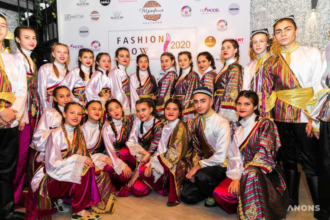 Как прошёл закрытый показ Fashion Show 2020 - фоторепортаж