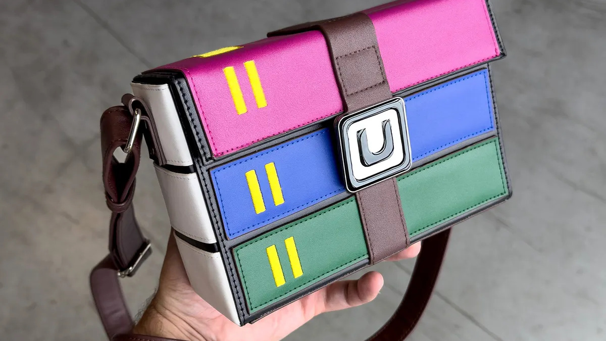 WinRAR представила новую сумку с легендарным логотипом