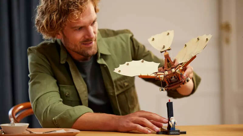 Летательный аппарат Леонардо да Винчи представлен в виде конструктора LEGO