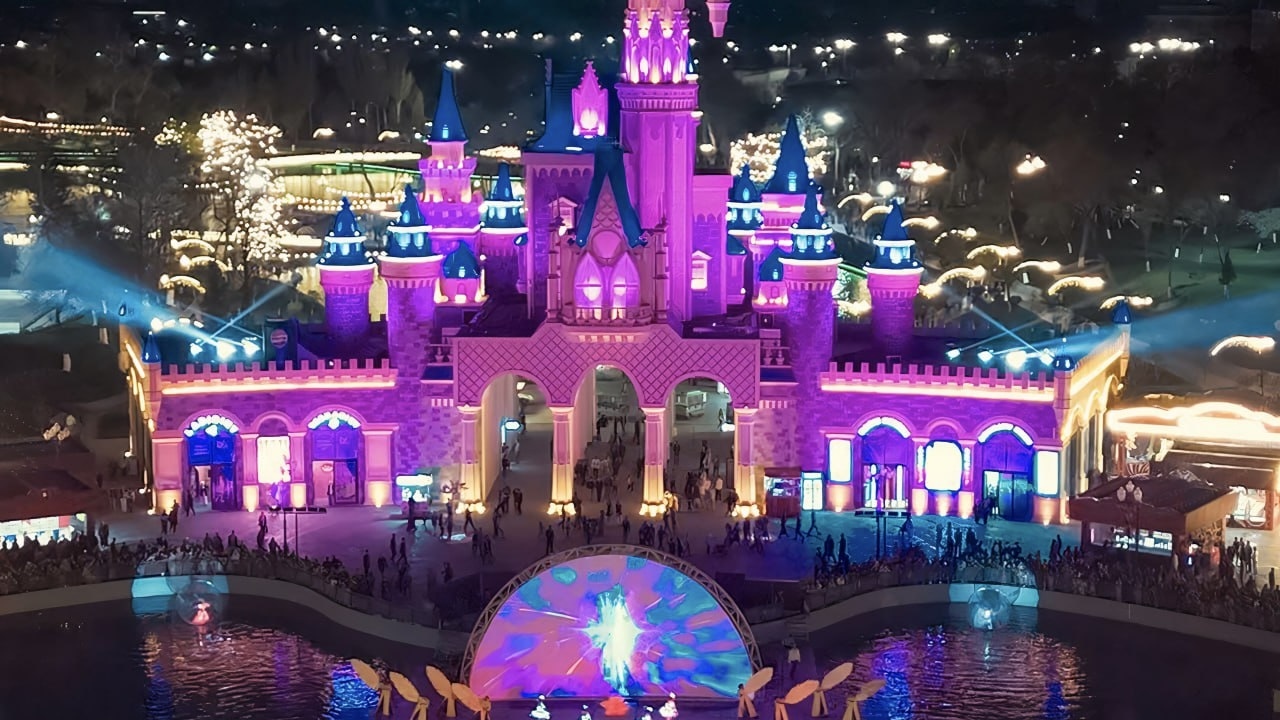 “Magic City” bog‘ida “Sehrli tun” shousi o‘tkazilmoqda