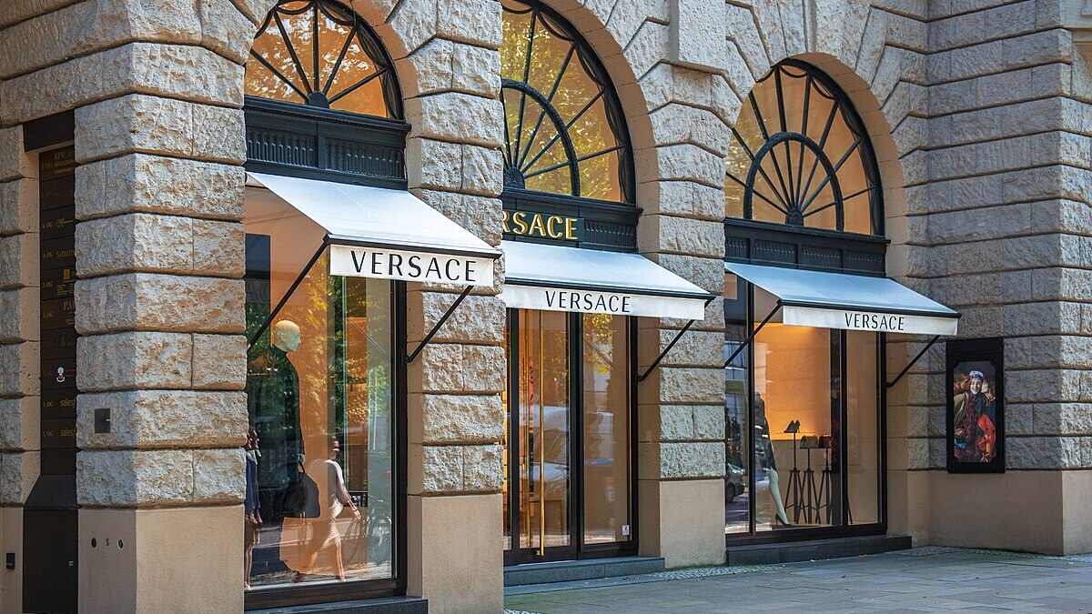 Prada Group купила итальянский дом моды Versace