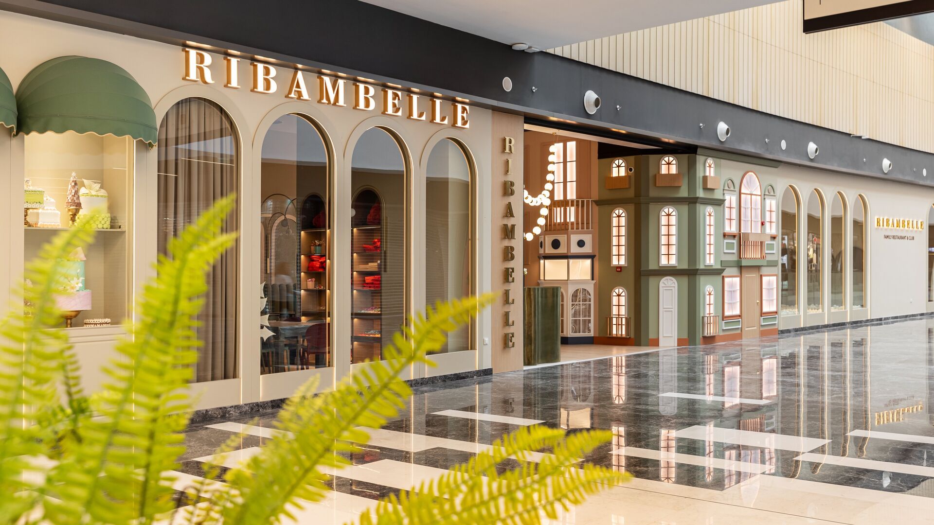 Костюмированная вечеринка в ресторане Ribambelle