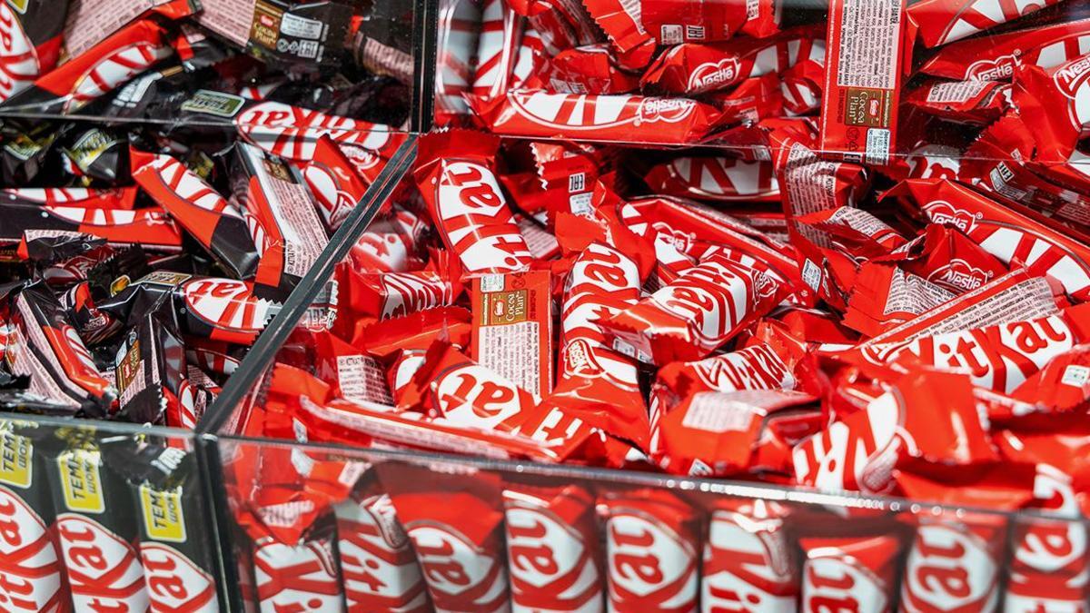 В Европе угнали грузовик с 12 тоннами KitKat