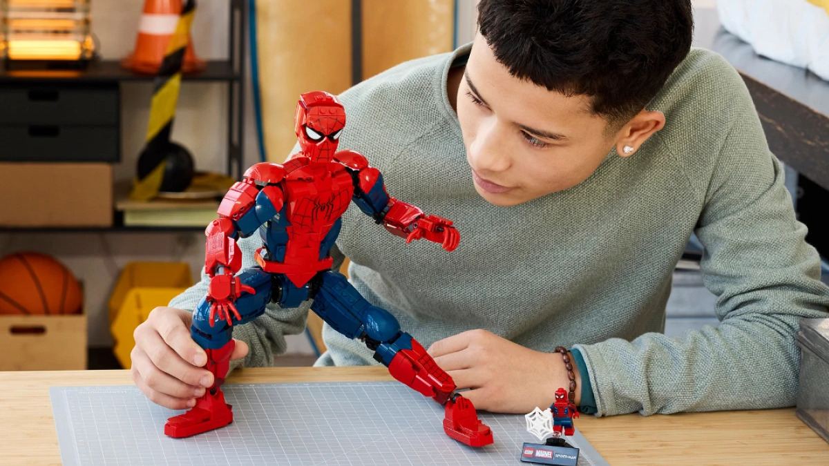 LEGO выпустит три набора по «Человеку-пауку: Совершенно новый день
