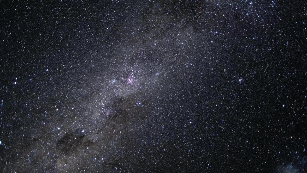 NASA показало снимки Млечного пути с миссии «Артемида-2»